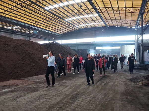 客戶參觀立杉微生物菌劑工廠.jpg 客戶參觀立杉微生物菌劑工廠.jpg